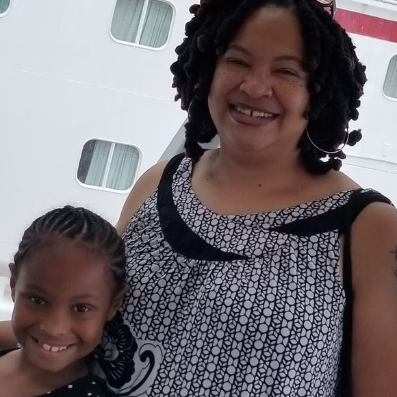 Meet your Posher, Candice - Picture 1 of 1